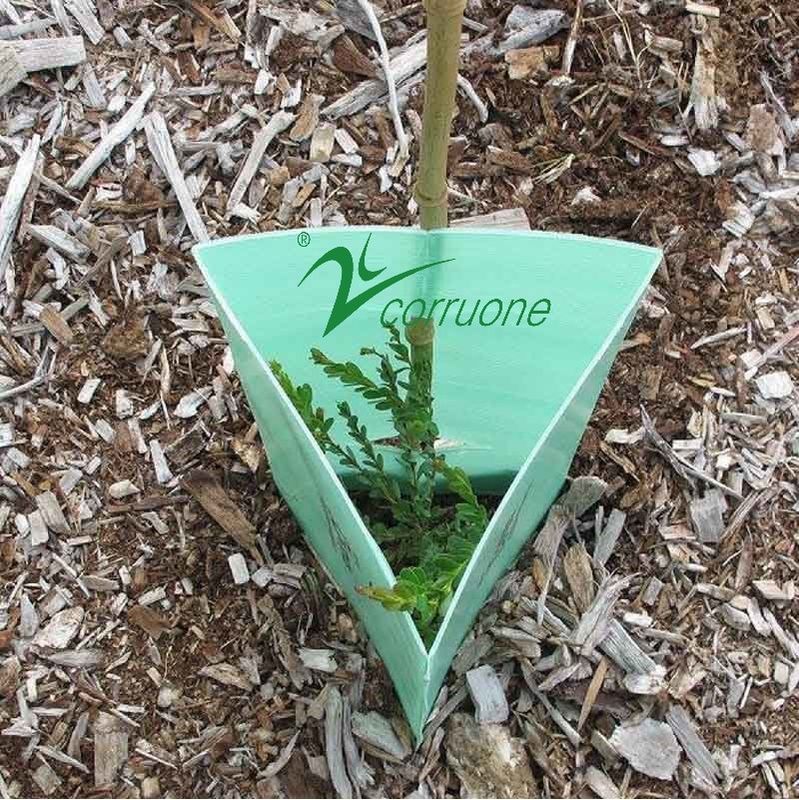 Płaska powierzchnia falistej plastikowej osłony drzewa w kolorach dostosowanych do ochrony roślin
